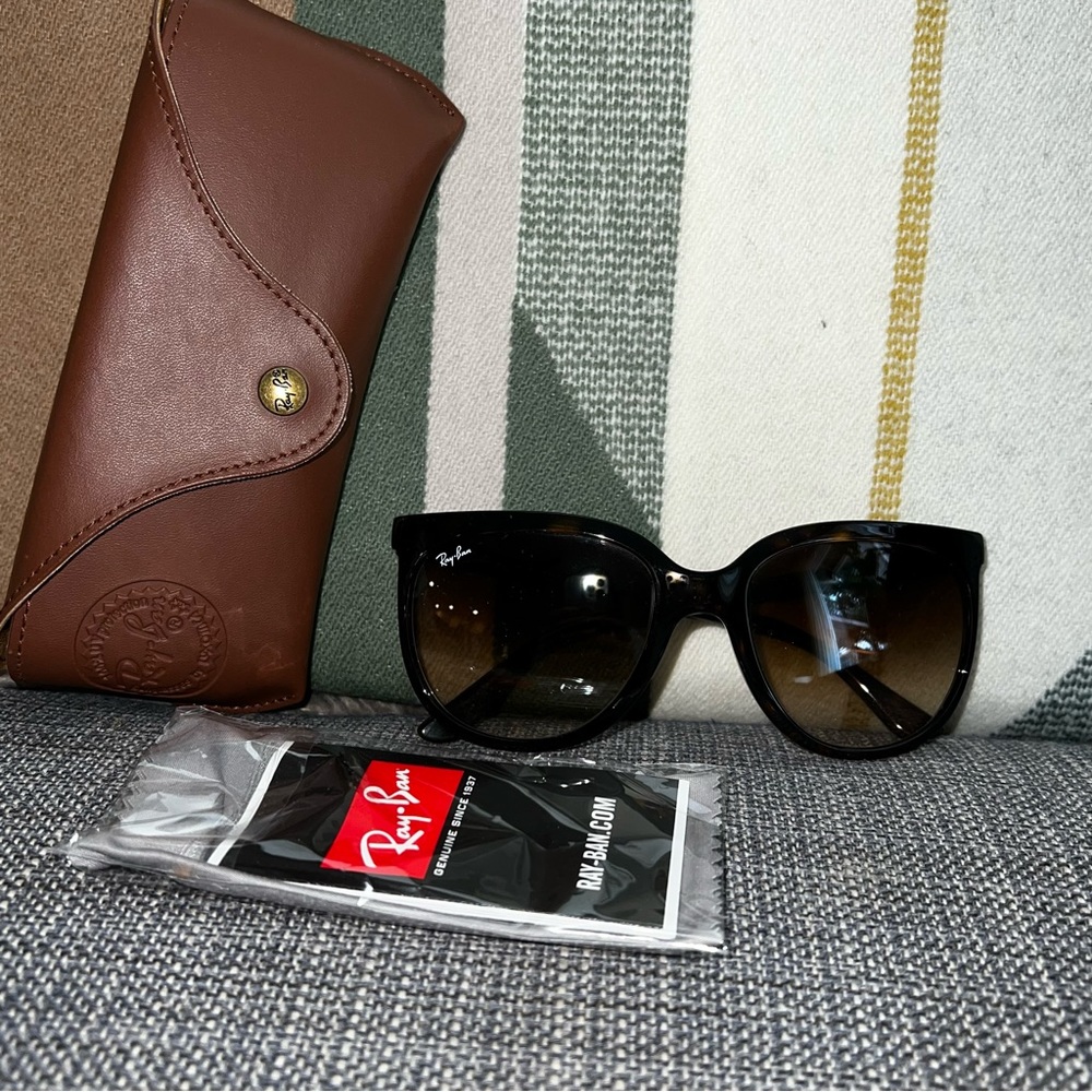 $176 Ray Ban RB4126 Cats1000 sunglasses RB 4126